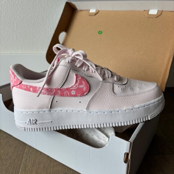 NEW Pearl Pink Paisley Nike Air Force 1 '07 Womens Size 8 - Picture 7 of 7